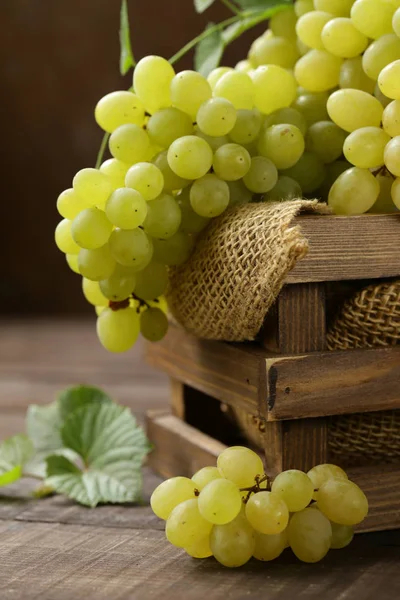Organic White Green Grapes Wooden Background — Stock Photo, Image