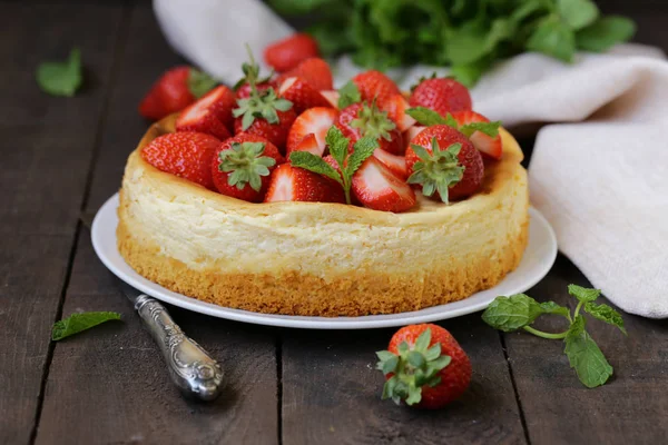 peynirli kek new york taze çilek ile