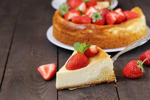 peynirli kek new york taze çilek ile