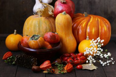 Balkabağı ve böğürtlenlerle dolu bir sonbahar