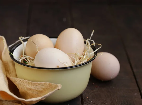 Natural Organic Eggs Wooden Table — Stock Photo, Image