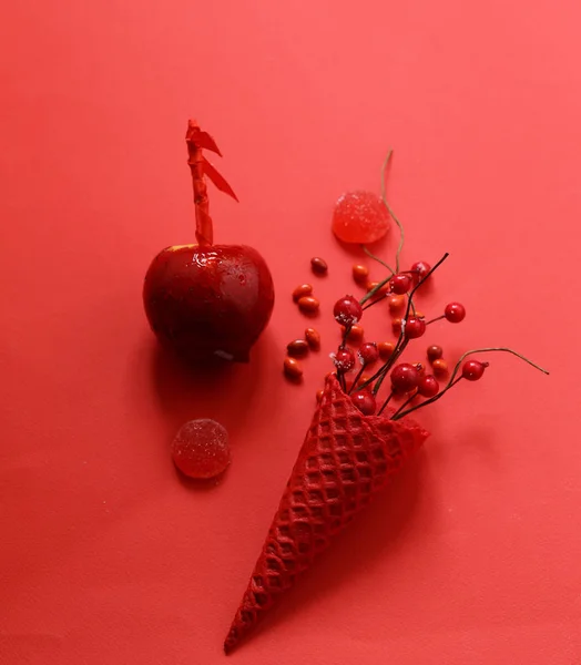 Cono Gofre Rojo Con Dulces —  Fotos de Stock