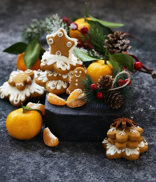 Lebkuchen Und Christbaum Für Die Weihnachtsdekoration — Stockfoto