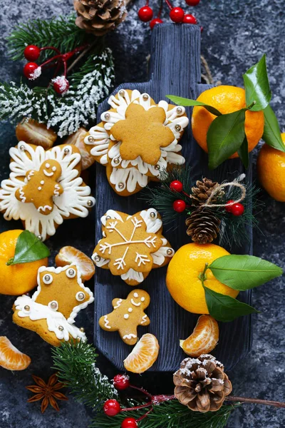 Gingerbread Christmas Tree Holiday Decorations — Stock Photo, Image