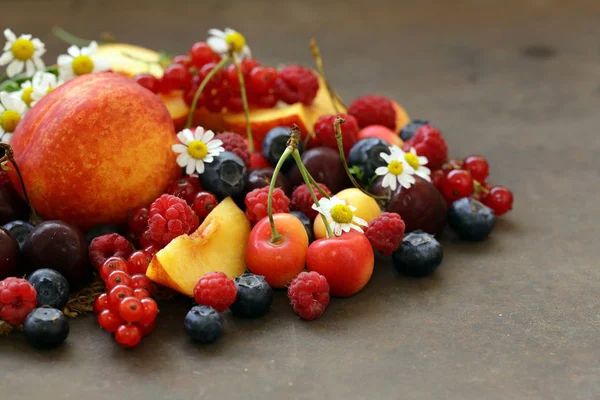 Fresh Organic Mix Berry Table — Stock Photo, Image