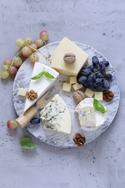 Cheese Board Soft Cheese Nuts Grapes — Stock Photo, Image