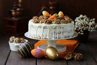 Paskalya havuçlu kek için tatil davranır