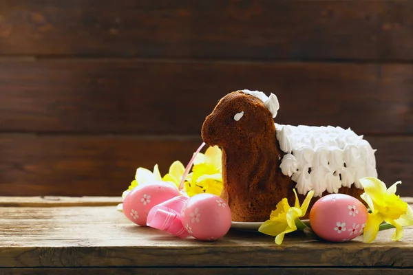Festive Baking Cake Decorated Eggs Easter — Stock Photo, Image