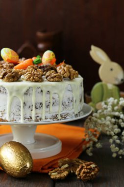 Paskalya havuçlu kek için tatil davranır