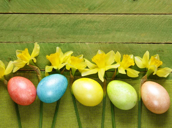 Narcisi Gialli Uova Decorate Pasqua — Foto Stock