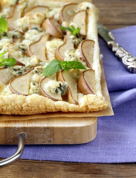 Bladerdeeg Taart Met Blauwe Kaas Peren — Stockfoto