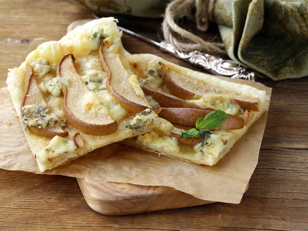 Puff Pastry Tart Blue Cheese Pears — Stock Photo, Image