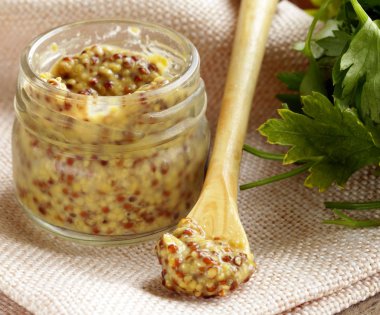 Geleneksel çeşni dijon hardalı