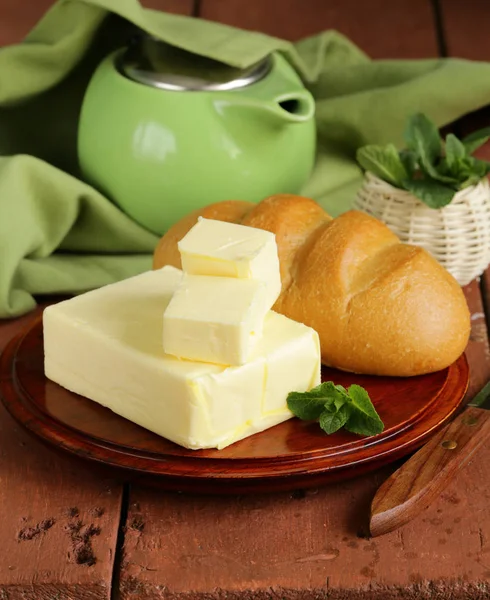 Свежее Желтое Молочное Масло — стоковое фото