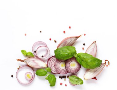 taze gıda sebze ve baharat beyaz arka plan üzerinde