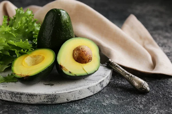 Avocado Fresco Biologico Tavola Legno — Foto Stock