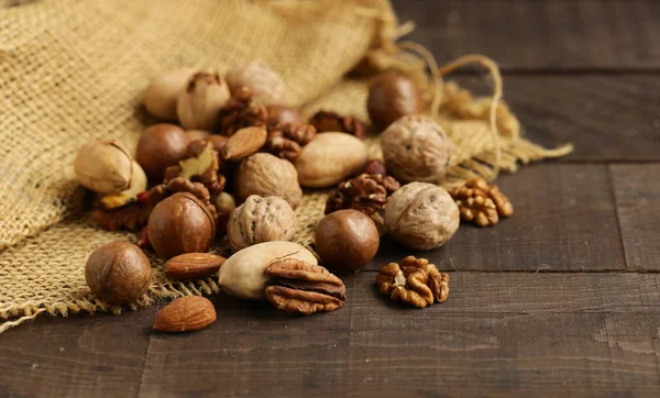Nüsse Mischen Auf Holzgrund Gesunde Ernährung — Stockfoto