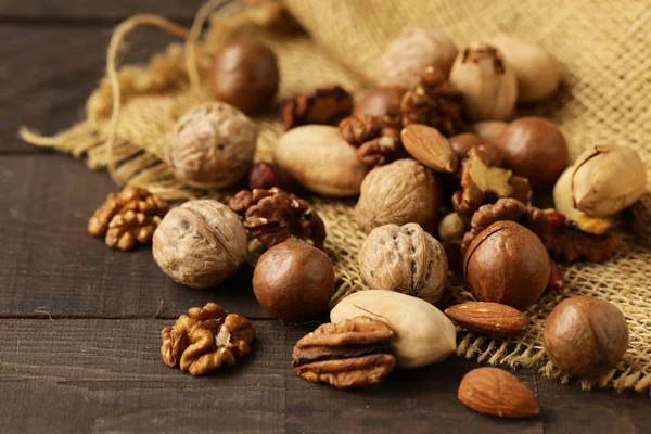 Nüsse Mischen Auf Holzgrund Gesunde Ernährung — Stockfoto