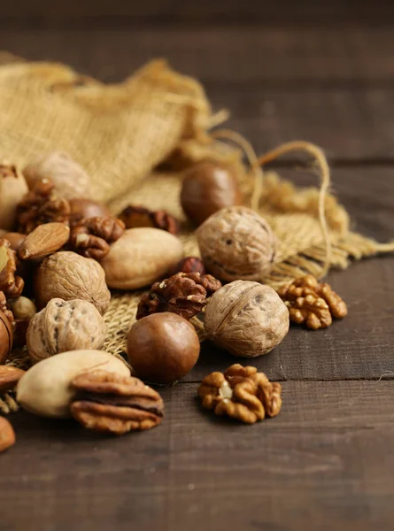 Nüsse Mischen Auf Holzgrund Gesunde Ernährung — Stockfoto