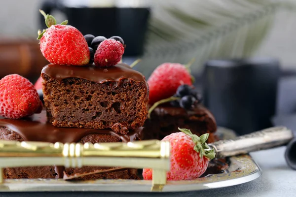 Ganache Ile Çikolatalı Browni Kek — Stok fotoğraf