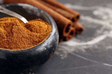 tatlılar ve hamur işleri için aromatik tarçın baharat