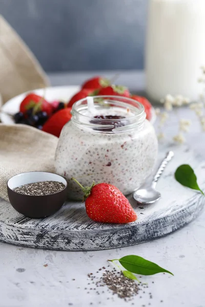 Pudim Chia Com Bagas Para Uma Dieta Saudável — Fotografia de Stock