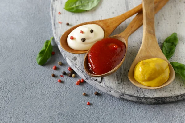 Tre Varianti Ketchup Senape Salsa Maionese — Foto Stock