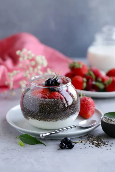 Pudding Chia Aux Baies Pour Une Alimentation Saine — Photo