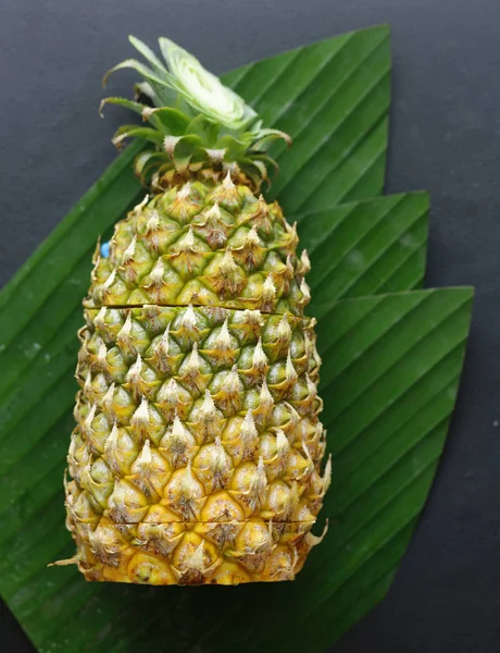 Reife Ananas Aus Tropischen Früchten — Stockfoto