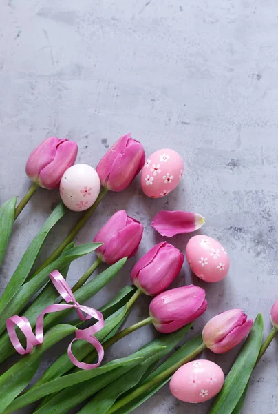 Wiosenne Kwiaty Różowy Tulipany Pisanki — Zdjęcie stockowe