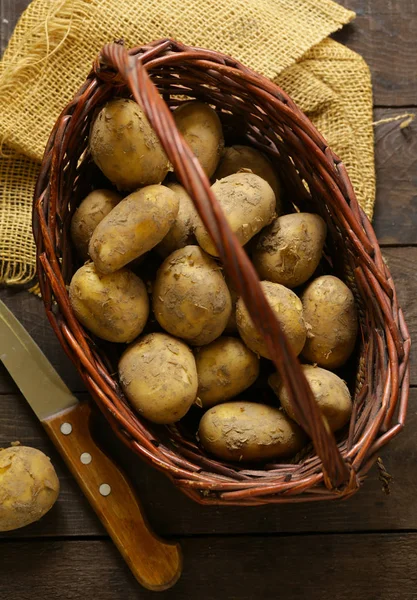 Organic Fresh Raw Potatoes Rustic Style — Stock Photo, Image