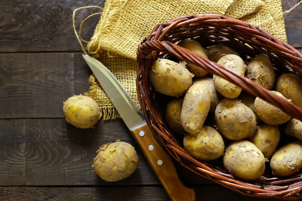 Organic Fresh Raw Potatoes Rustic Style — Stock Photo, Image