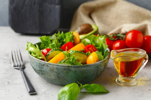 Salada Fresca Com Tomates Rabanete — Fotografia de Stock