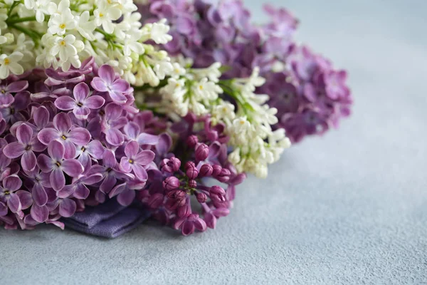 Strauß Weißer Und Lila Flieder Frühlingsblumen — Stockfoto