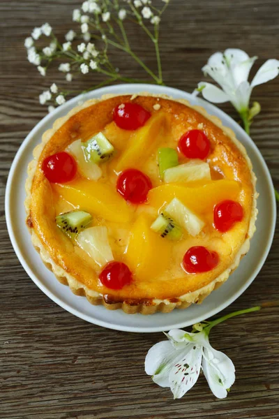 Sobremesa Mini Torta Com Queijo Cottage Bagas Frutas — Fotografia de Stock