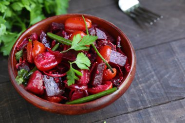 sağlıklı beslenme için taze kırmızı pancar salatası