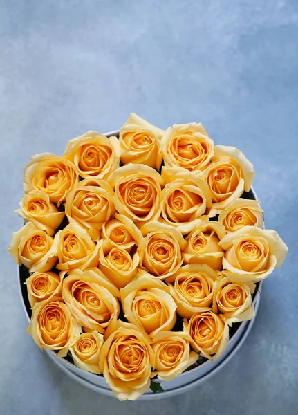 Wunderschöne Orangefarbene Rosen Für Glückwünsche Und Geschenk — Stockfoto