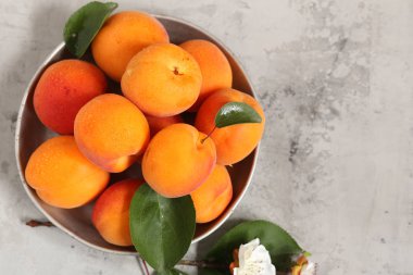 masada olgun organik tatlı şeftali