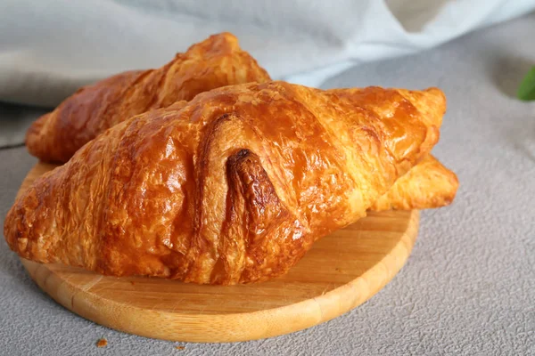 Traditionelles Französisches Croissant Zum Frühstück — Stockfoto