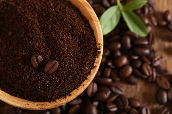 挽きコーヒーと穀物マクロショット — ストック写真