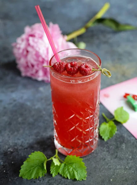 Frukt Bär Cocktail Med Färska Hallon — Stockfoto