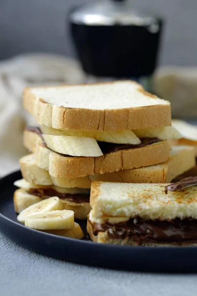 Sandwich Pasta Coklat Dan Pisang Untuk Sarapan — Stok Foto