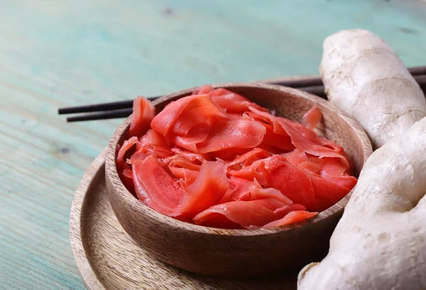 Pickled Pink Ginger Fresh Root Table — Stock Photo, Image