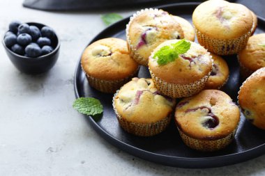 tatlı için ev yapımı yaban mersini kekler