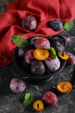 masada taze organik kırmızı erik