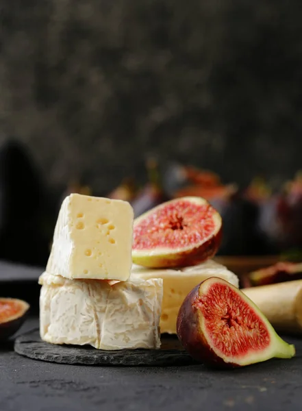 Camembert Cheese Fresh Figs Appetizers — Stock Photo, Image