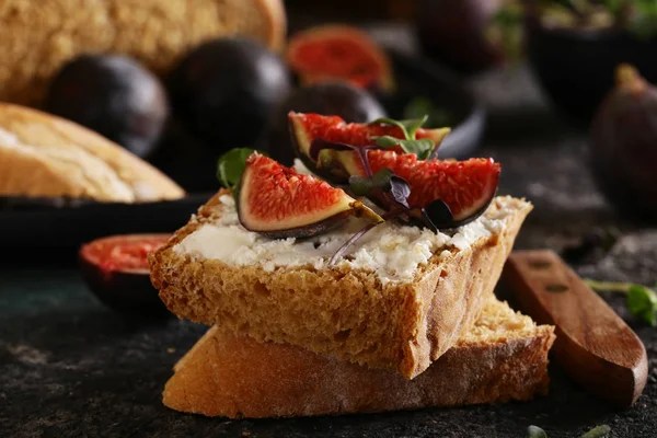 Sandwich Soft Cheese Figs — Stock Photo, Image