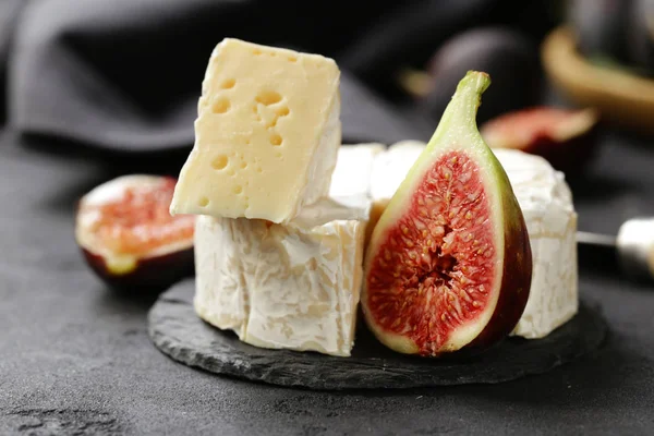 Camembert Cheese Fresh Figs Appetizers — Stock Photo, Image