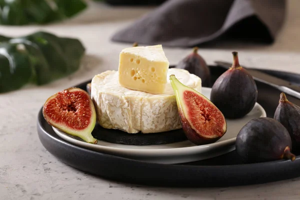 Camembert Cheese Fresh Figs Appetizers — Stock Photo, Image