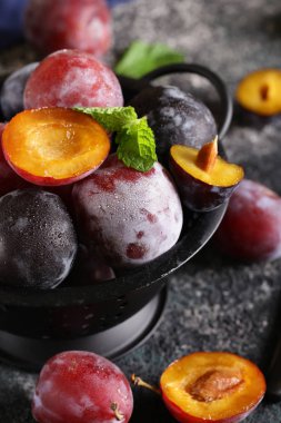 masada taze organik kırmızı erik